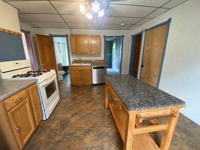 15 Clifton St unit 2, Worcester, MA 01610 - photo 2