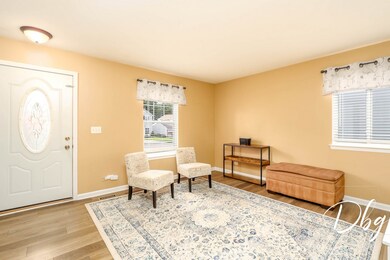 361 E Camden Ln, Round Lake Beach, IL 60073 - photo 3