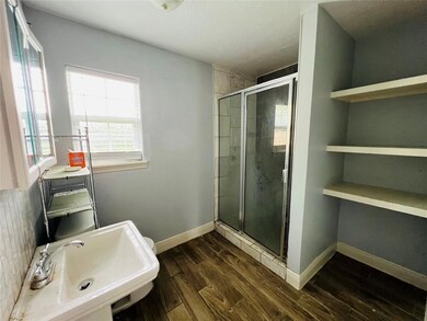 3706 Mount Pleasant St, Houston, TX 77021 - photo 6