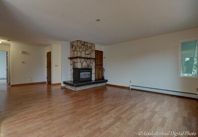 Living Room W/Fireplace