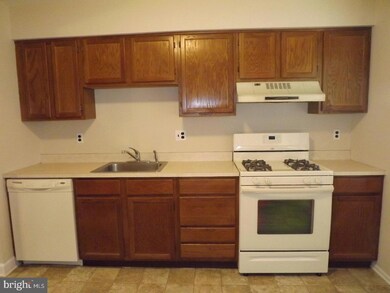 30 Devon Ct, Trenton, NJ 08691 - photo 4