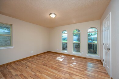 1901 Knoxville Dr, Bedford, TX 76022 - photo 3