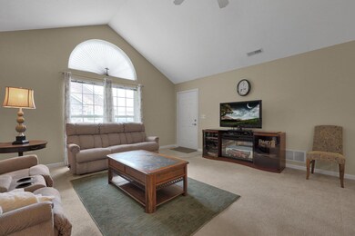 Living Rm facing Front entrance