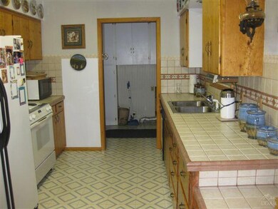 328 N Humbolt St, Canyon City, OR 97820 - photo 4