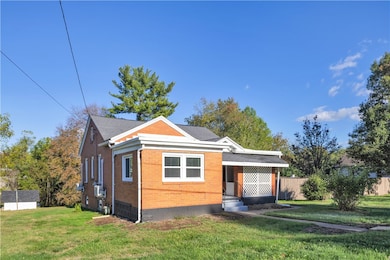 1113 Foote St, Conway, PA 15027 - photo 2