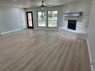 2601 W Highland Dr, Granbury, TX 76049 - photo 6