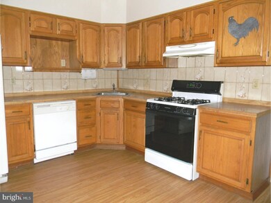 1305 E 12th St, Crum Lynne, PA 19022 - photo 6