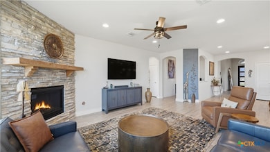 820 Silverberry Dr, New Braunfels, TX 78132 - photo 4