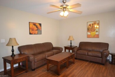 1041 Robbins St, Asheboro, NC 27203 - photo 4