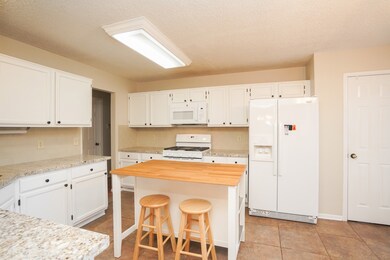 7811 Hidden Oaks Ln, Houston, TX 77095 - photo 5