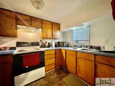 1127 E 32nd St, Savannah, GA 31404 - photo 5