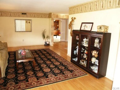 6044 Shepherd Hills Ave, Allentown, PA 18106 - photo 7