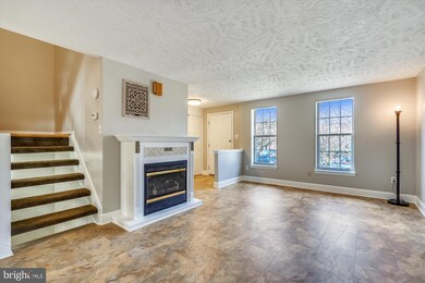 1524 Autumn Ridge Cir, Reston, VA 20194 - photo 4