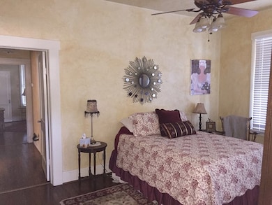 201 N Milam St, Fredericksburg, TX 78624 - photo 4