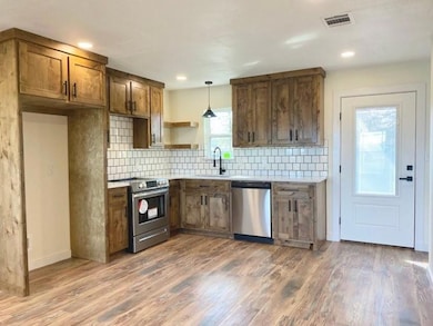 1407 Lynn St, Bonham, TX 75418 - photo 7