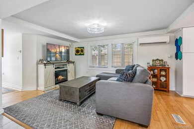 20 Betsy Ross Dr, Bohemia, NY 11716 - photo 6