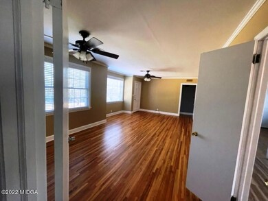 8 Living or Combo Living Dining