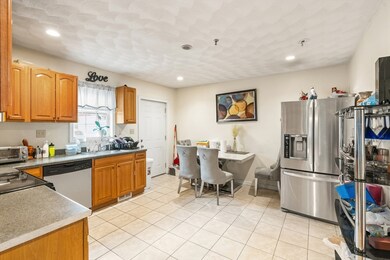 166 Union St unit 166, Lawrence, MA 01841 - photo 4