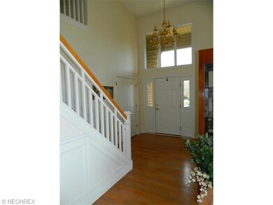 605 Burgess Cir unit 23, Aurora, OH 44202 - photo 2