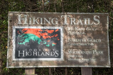 Lookout Highlands-Trail Sign