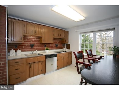 840 Glenn Ct, Phoenixville, PA 19460 - photo 5