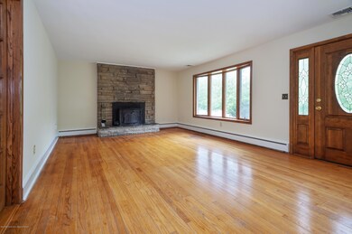 02_3PrimroseLn_1_LivingRoom_HiRes
