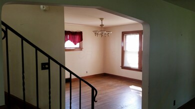 3040 Crescent Dr, Columbus, OH 43204 - photo 4