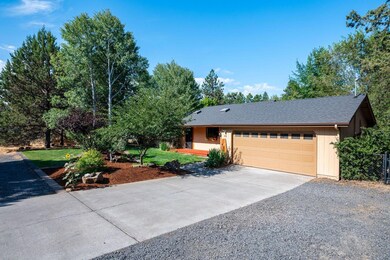 11 SE Airstrip Rd, Bend, OR 97702 - photo 2