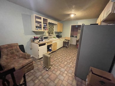 105 Frazier St, Winnsboro, SC 29180 - photo 2