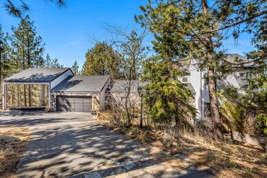 Garage & Carport