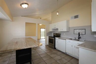 24419 Running Iron Dr, Hockley, TX 77447 - photo 5