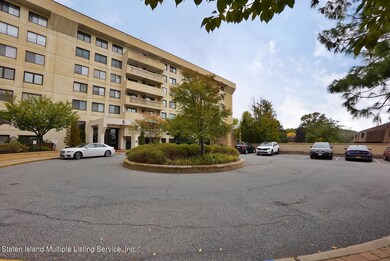 Elmwood Park Condominium II unit 2BB, Staten Island, NY 10314 - photo 7