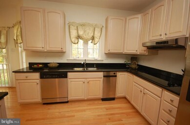 10714 Vista Rd, Columbia, MD 21044 - photo 7