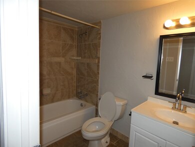 7436 Tunbridge Dr, North Richland Hills, TX 76182 - photo 5