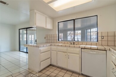 12418 Spring Valley Pkwy, Victorville, CA 92395 - photo 6