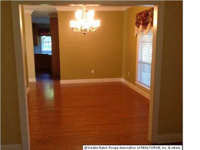 Dining room has room for a table for 10-everyone c