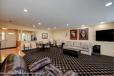 03-Living Room & Dining Area