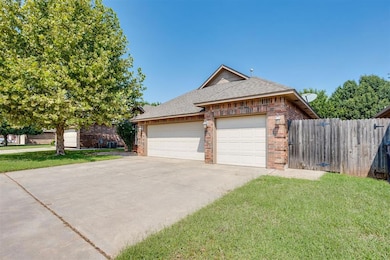 11901 SW 17th St, Yukon, OK 73099 - photo 5