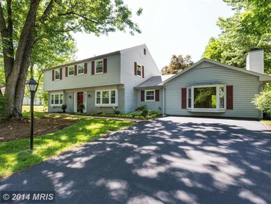 13203 Melville Ln, Fairfax, VA 22033 - photo 2