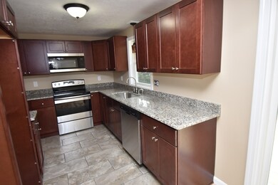 7 Hannum Brook Dr, Easthampton, MA 01027 - photo 6