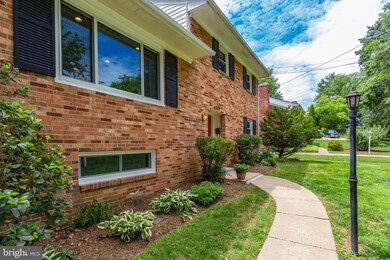 6719 Haycock Rd, Falls Church, VA 22043 - photo 5