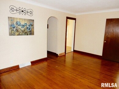 10702 W Farmington Rd, Hanna City, IL 61536 - photo 2