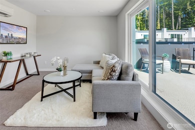 Rooftop den (photos of lot34, same floorplan)