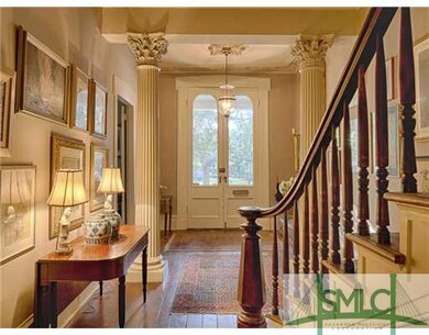 Foyer.