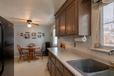 123 Moore St, Chicopee, MA 01013 - photo 4