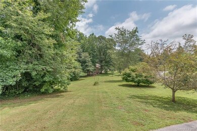 Spacious side yard