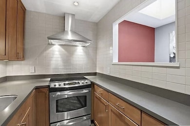583 Massachusetts Ave unit 5, Boston, MA 02118 - photo 2