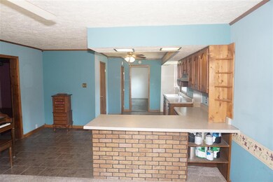 1212 Broadway St, Lincoln, IL 62656 - photo 2