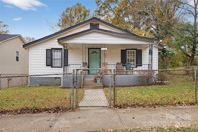 1114 Wilson W Lee Blvd, Statesville, NC 28677 - photo 2