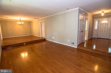 1504 Snughill Ct, Vienna, VA 22182 - photo 4